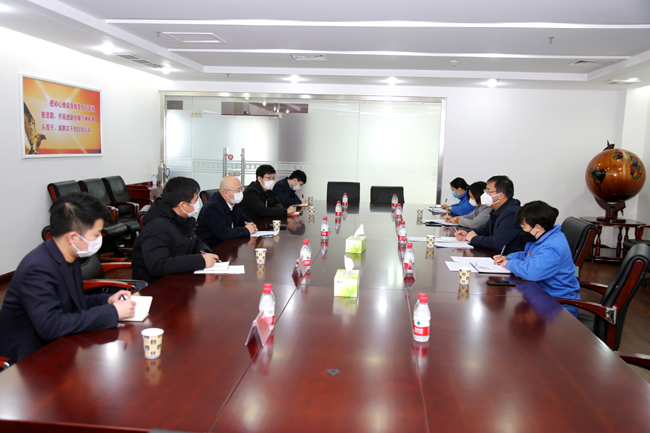 鄭州銀行洛陽(yáng)分行行長(cháng)田煒、副行長(cháng)金昱一行到萬(wàn)基控股集團調研