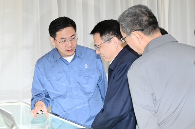 新疆建設兵團黨委、副秘書(shū)長(cháng)、副團長(cháng)毛知兵一行到萬(wàn)基控股集團調研